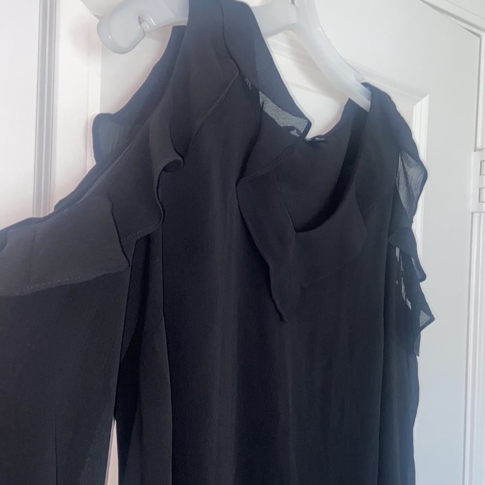 V Neck Ruffle Chiffon Top - Picture 6 of 7